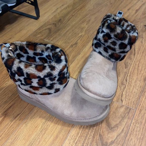 UGG boots - Picture 1 of 2